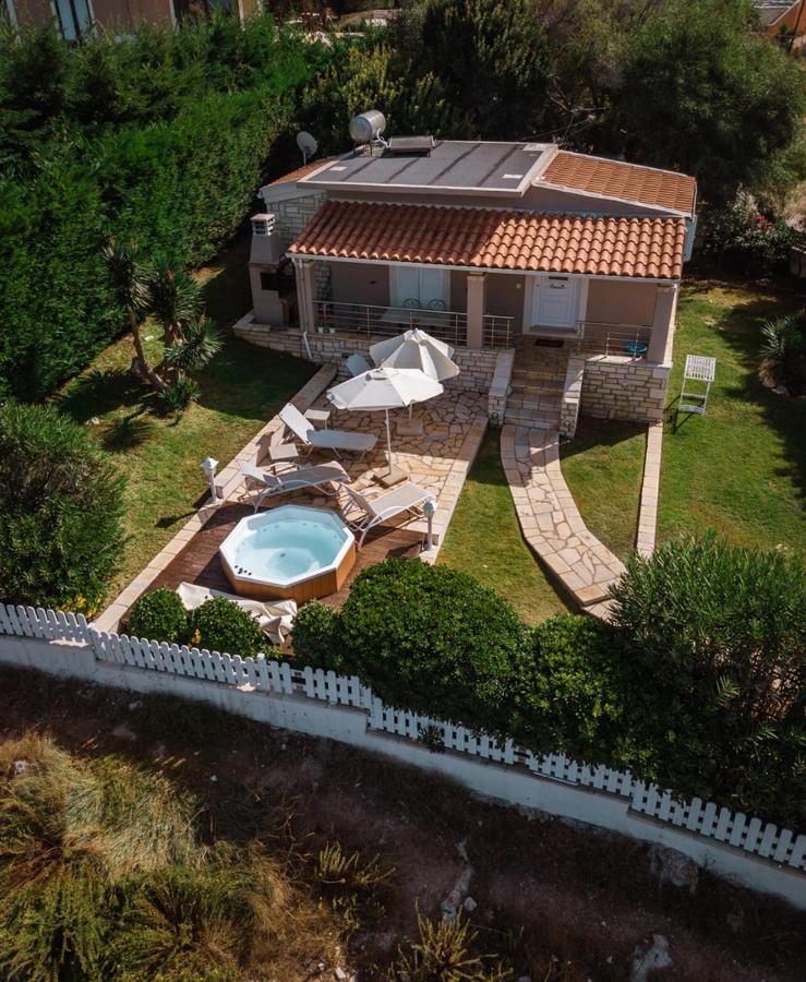 Neptune Sea House - Beachfront Ájos Spyrídon Eksteriør bilde