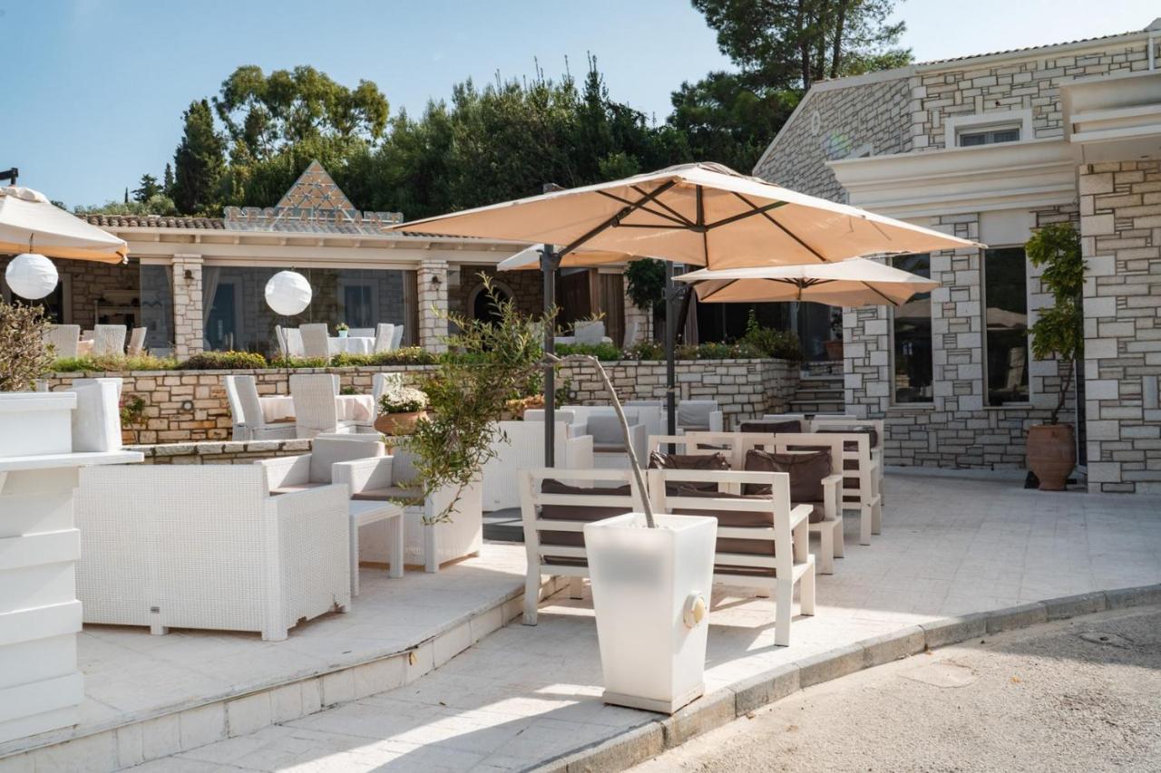 Neptune Sea House - Beachfront Ájos Spyrídon Eksteriør bilde