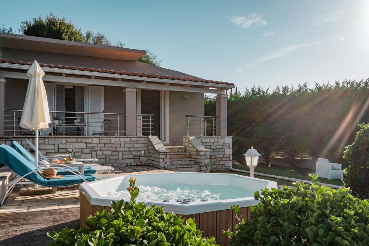 Neptune Sea House - Beachfront Ájos Spyrídon Eksteriør bilde